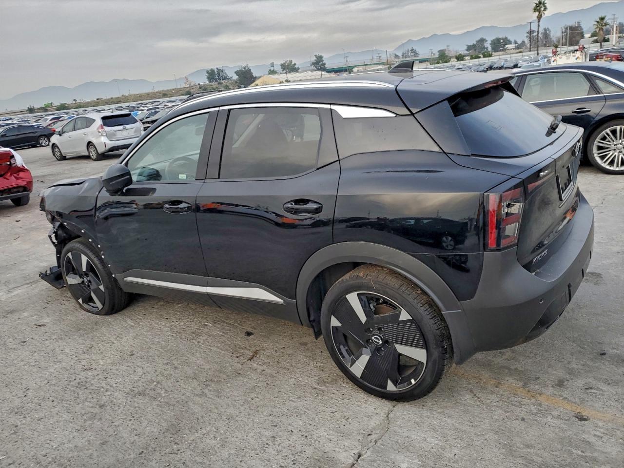 2025 NISSAN KICKS
