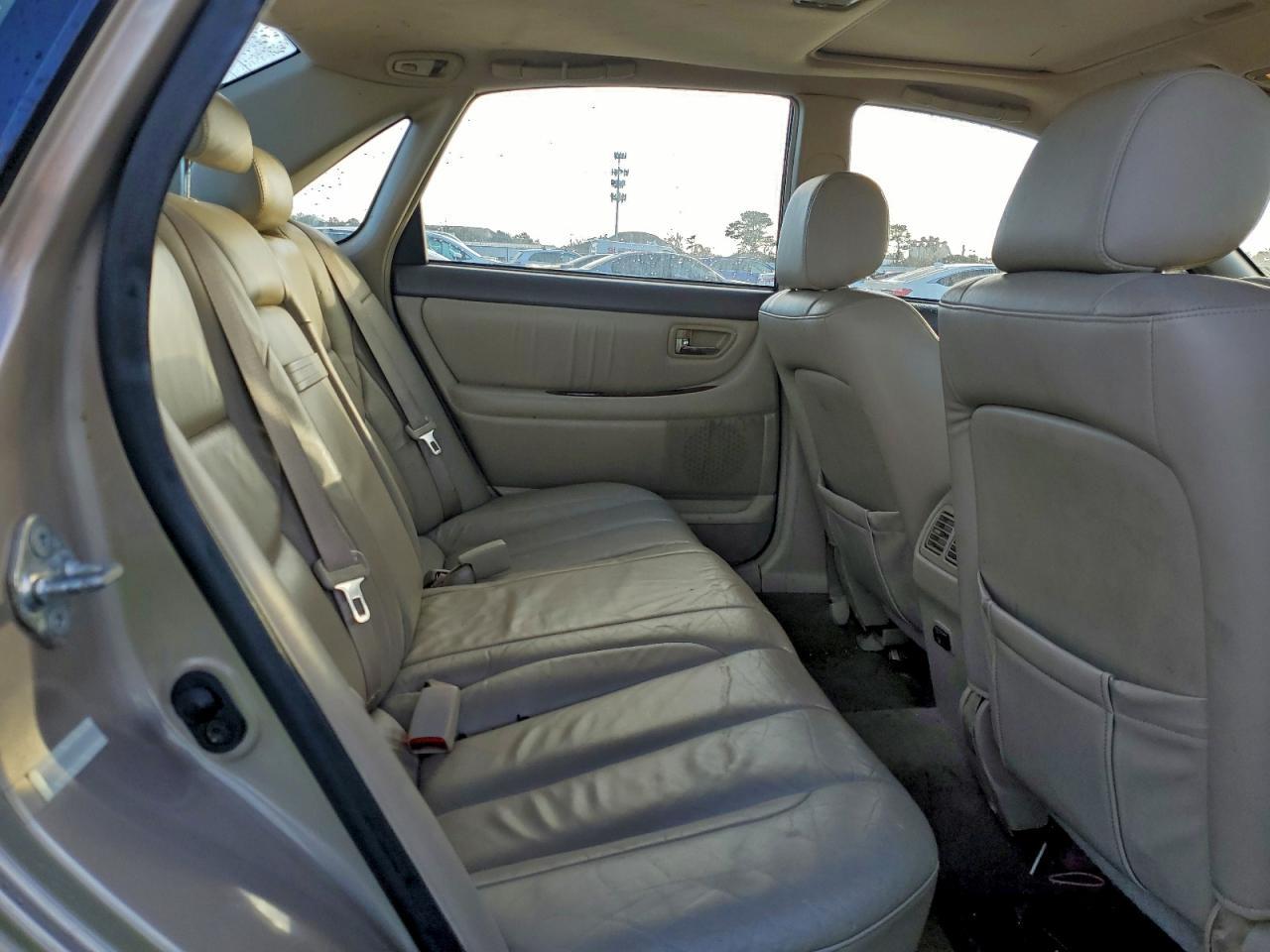 2002 TOYOTA Avalon