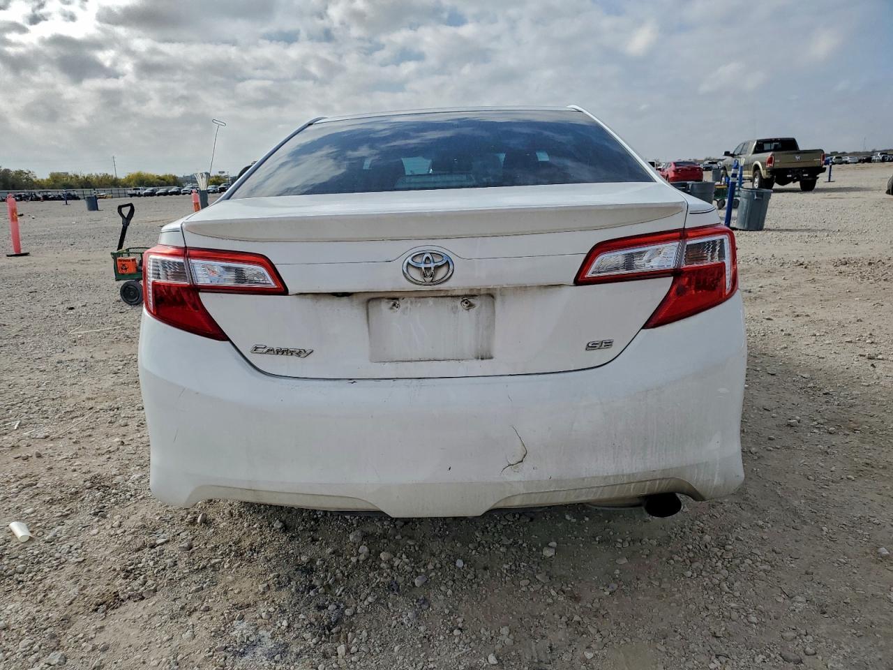 2014 TOYOTA CAMRY