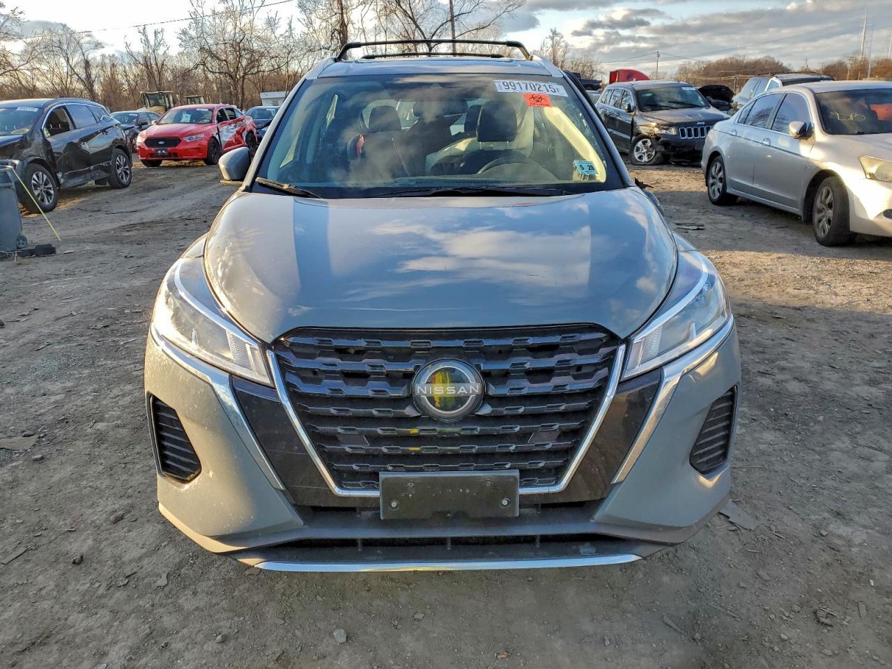 2023 NISSAN KICKS