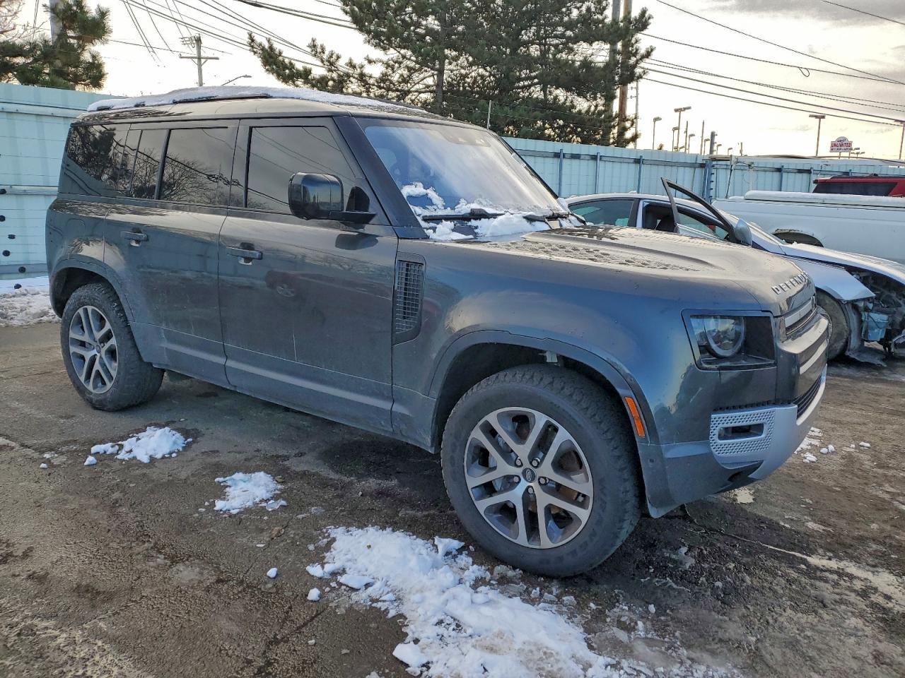 2022 LAND ROVER Defender