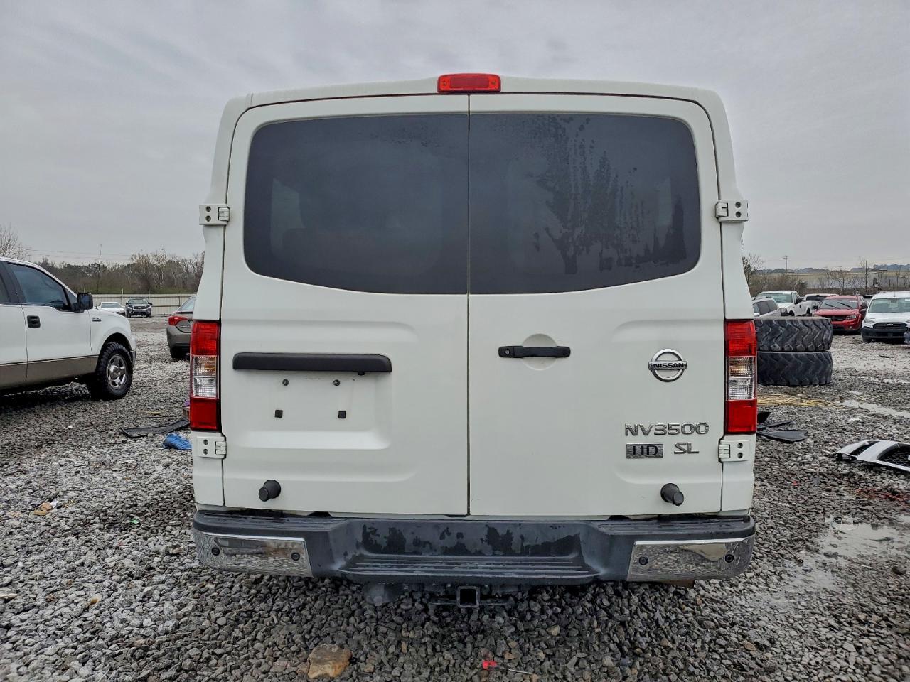 2016 NISSAN NV3500
