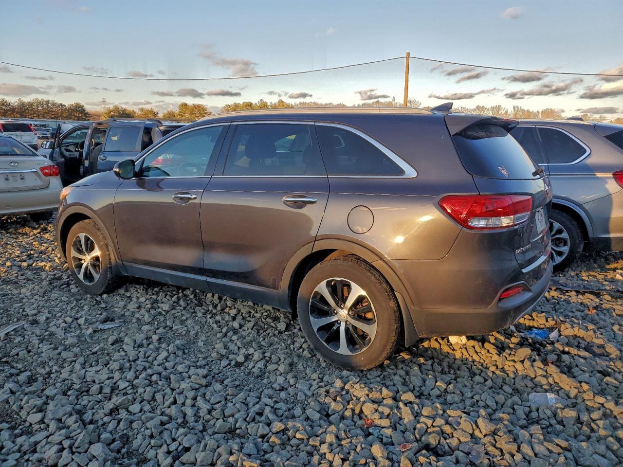 2016 KIA SORENTO
