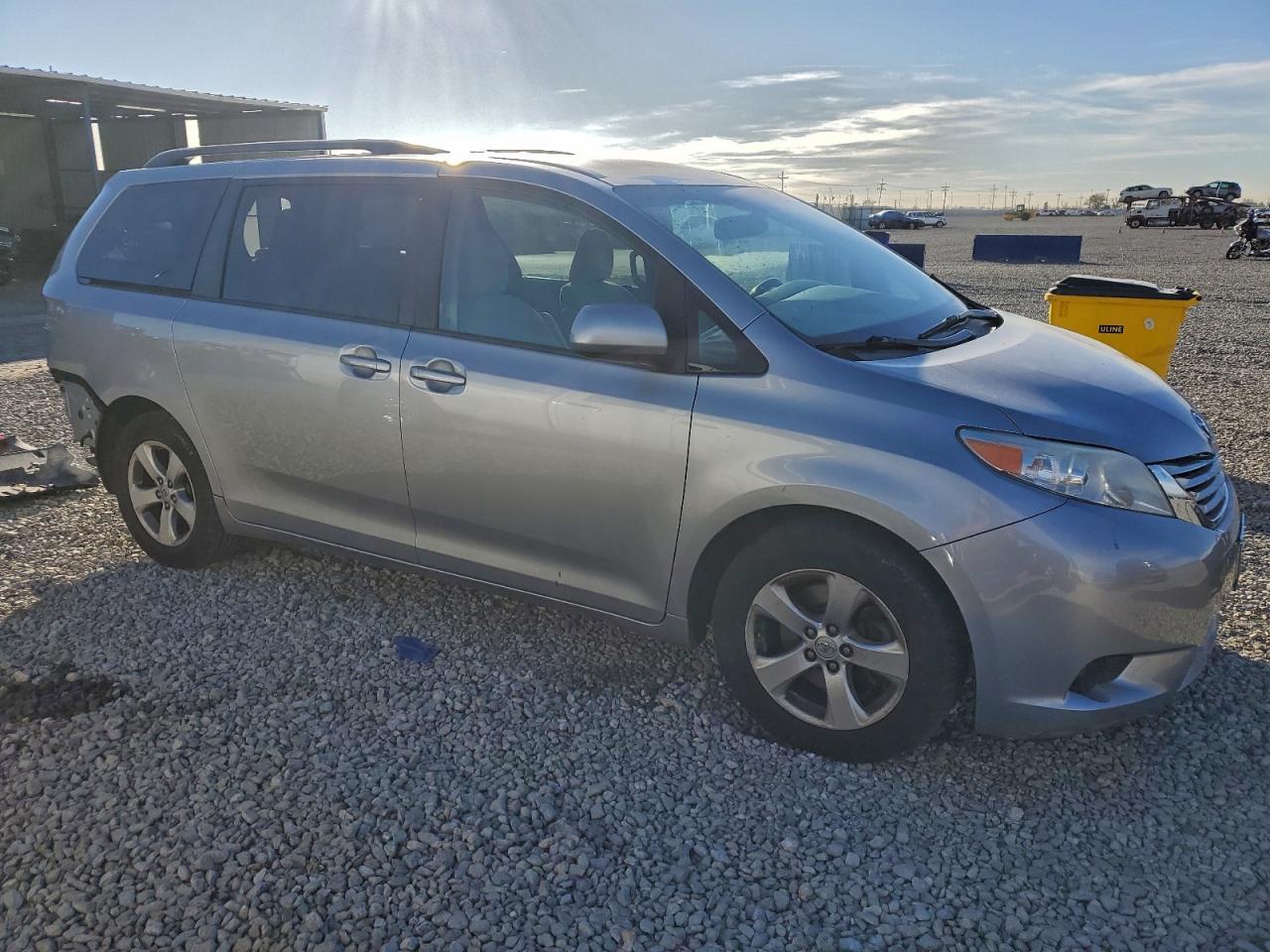 2017 TOYOTA SIENNA