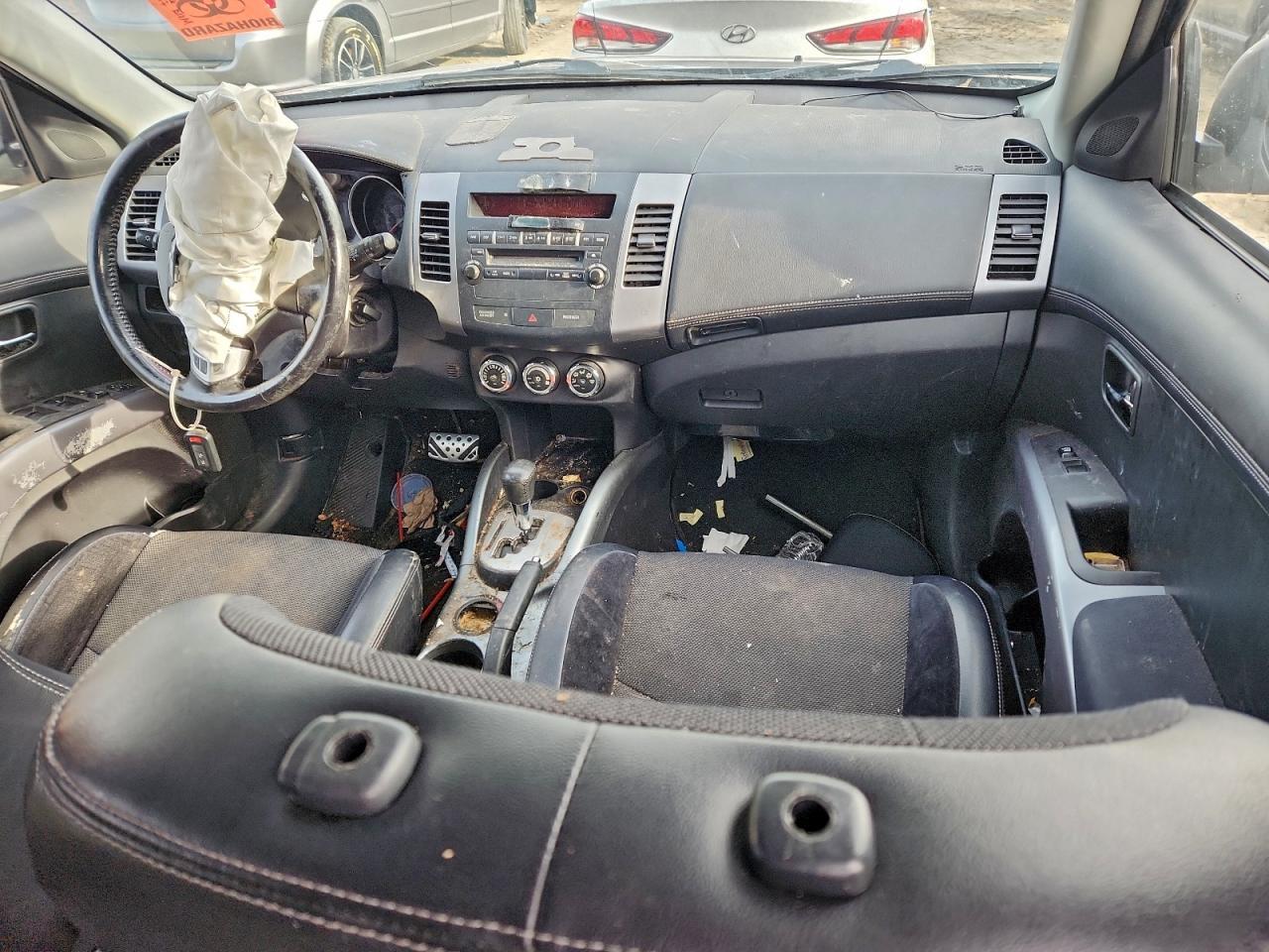 2011 MITSUBISHI outlander