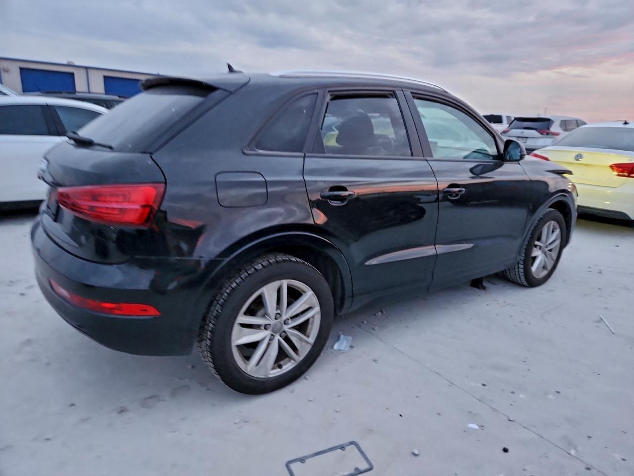 2017 AUDI Q3