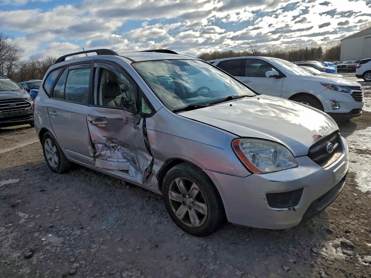 2009 KIA RONDO