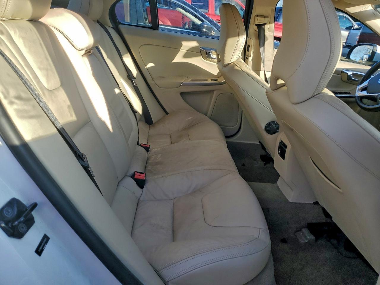 2013 VOLVO S60