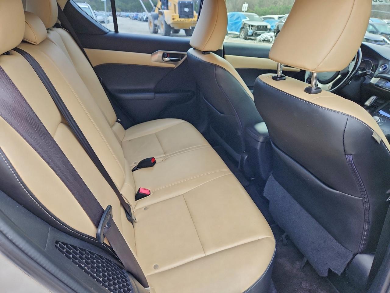 2015 LEXUS CT 200
