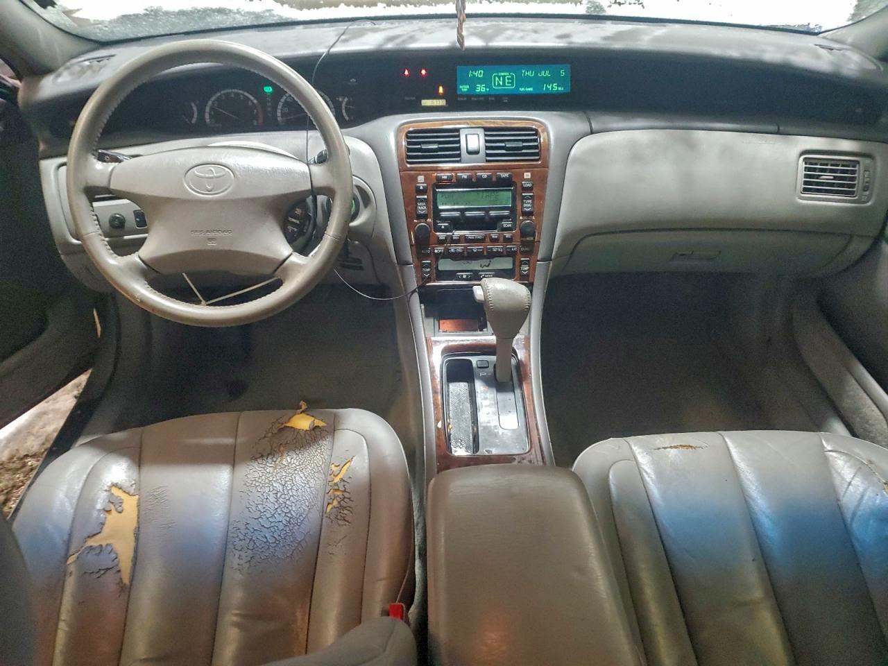 2001 TOYOTA Avalon