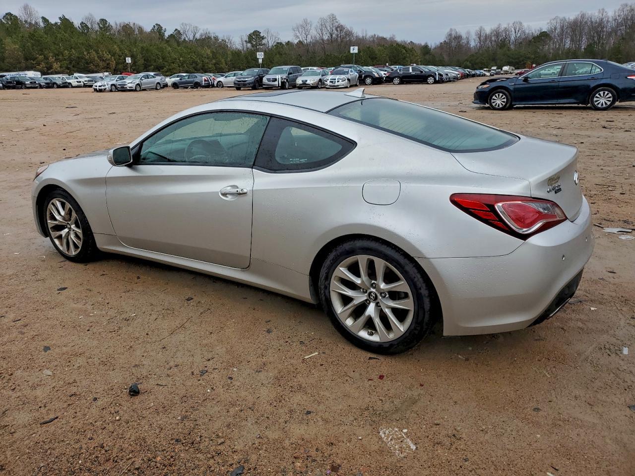 2013 HYUNDAI GENESIS
