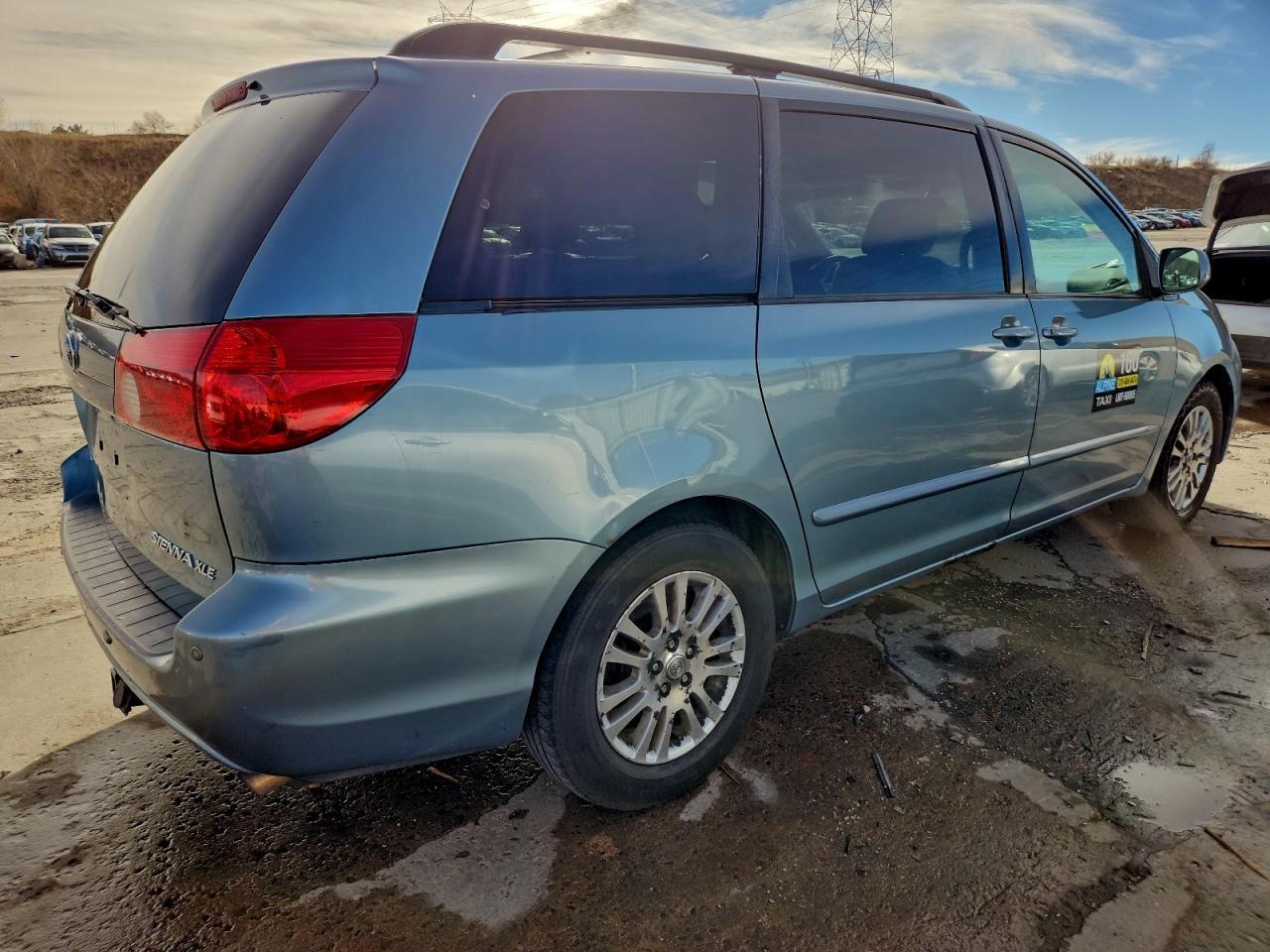 2007 TOYOTA SIENNA