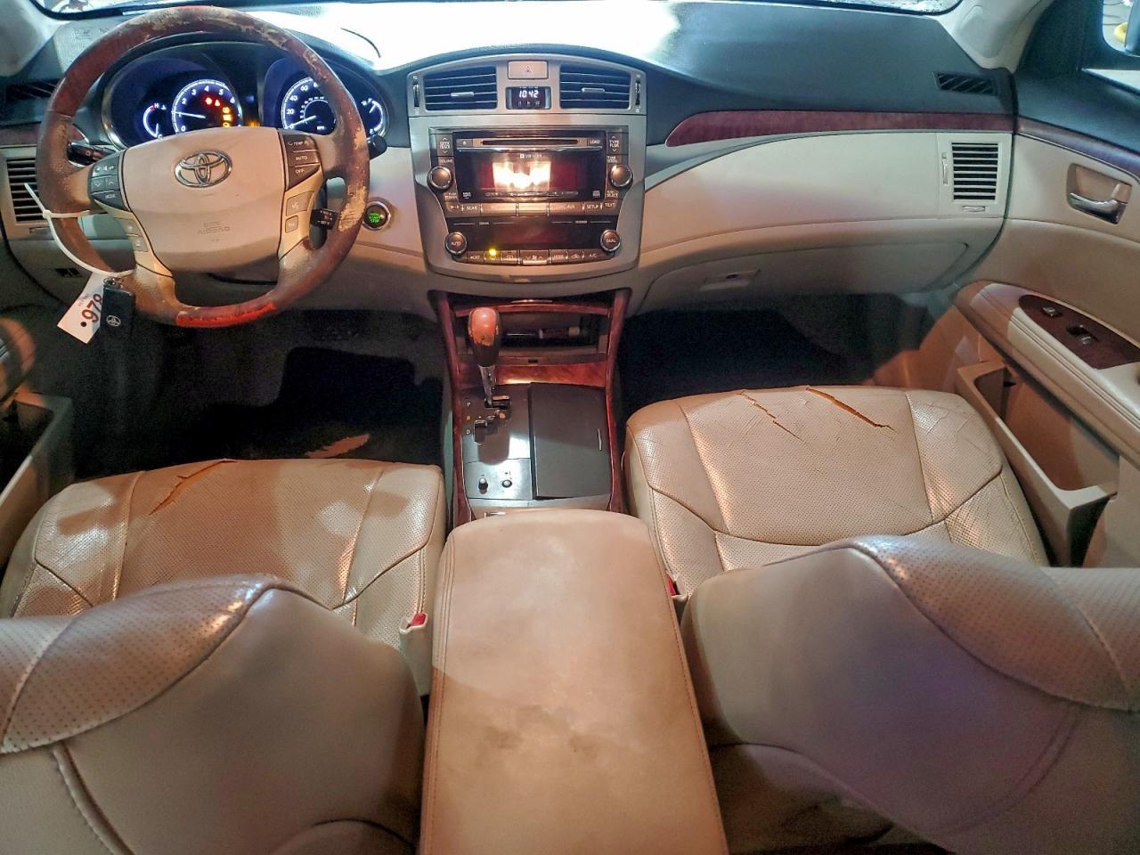 2011 TOYOTA Avalon