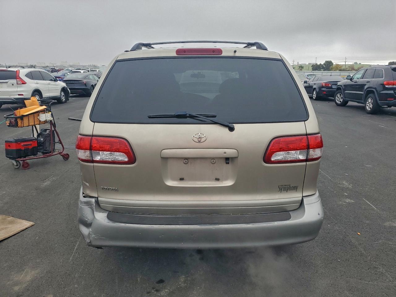 2002 TOYOTA SIENNA
