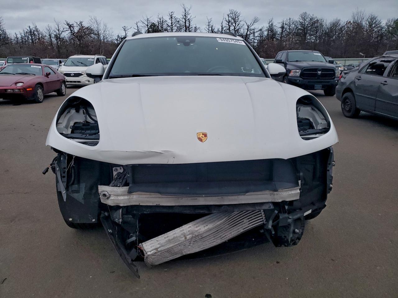 2020 PORSCHE Macan