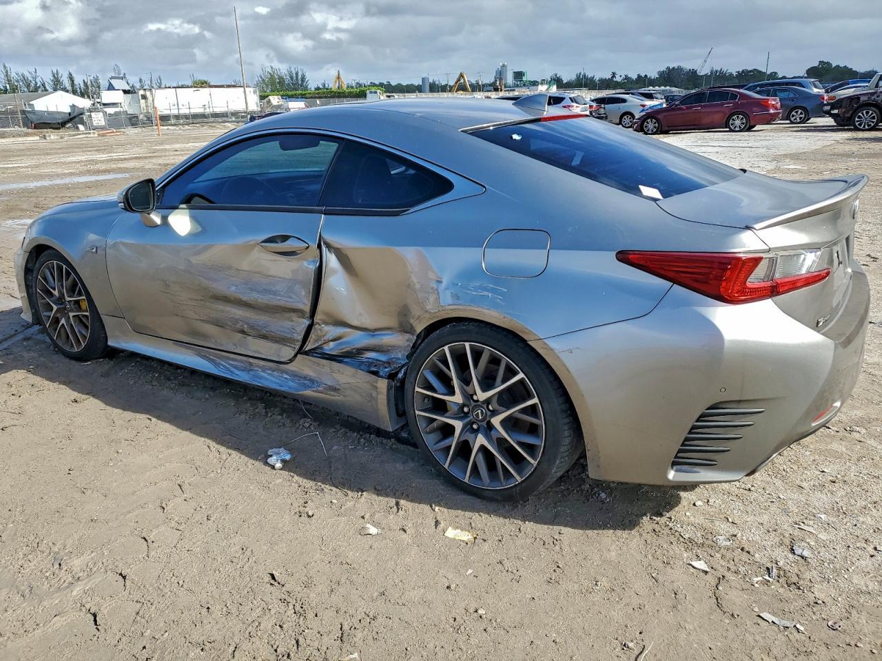 2016 LEXUS RC 200t