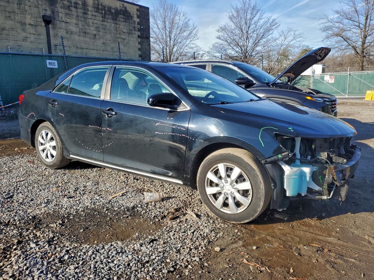 2014 TOYOTA CAMRY