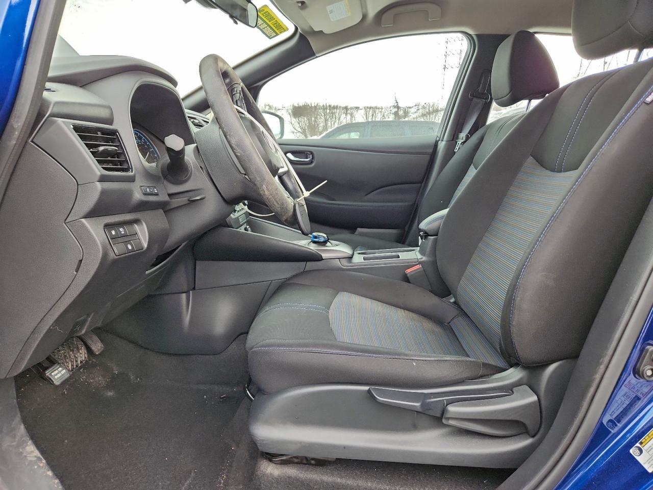 2025 NISSAN LEAF