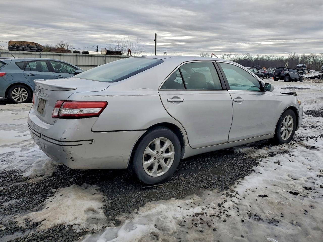 2011 TOYOTA CAMRY