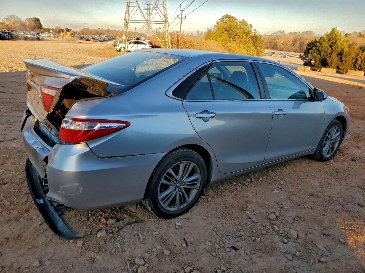 2016 TOYOTA CAMRY