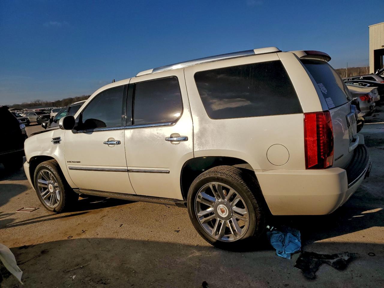 2013 CADILLAC ESCALADE