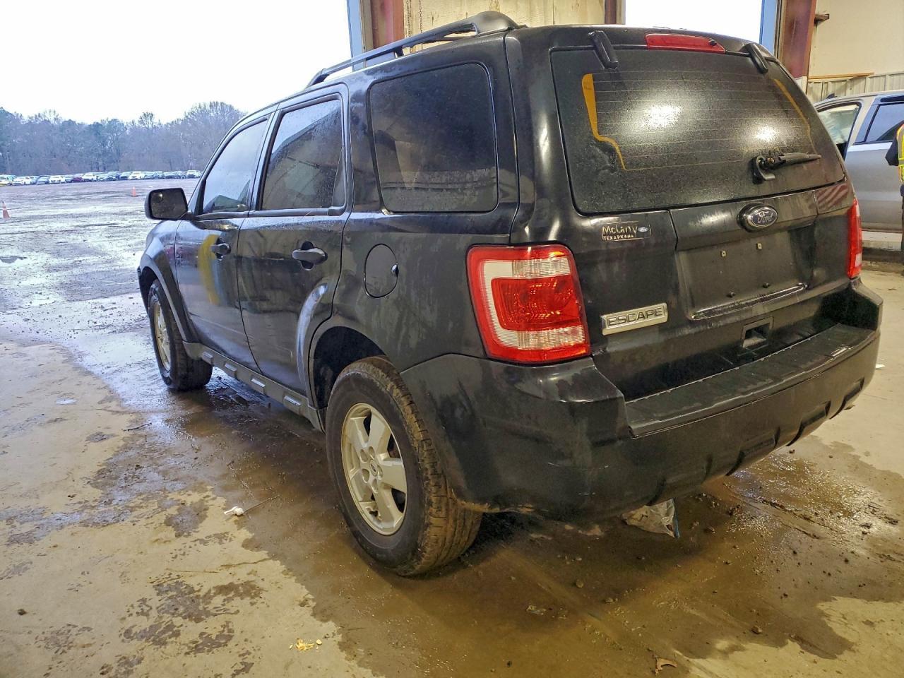 2010 FORD ESCAPE