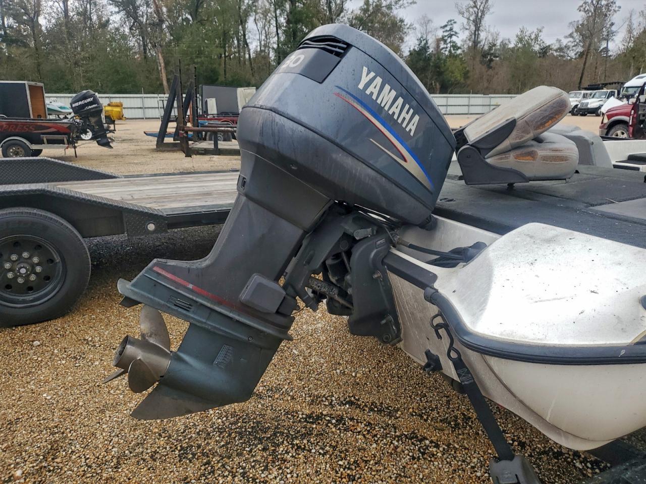 2003 Stratos Boat