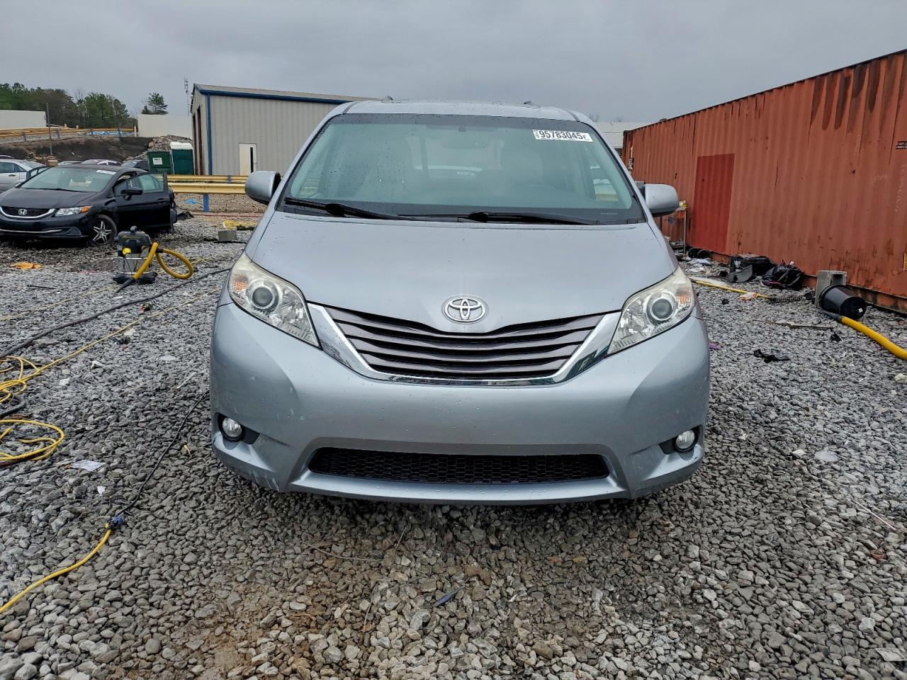 2017 TOYOTA SIENNA