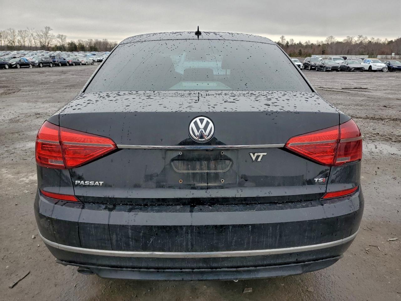 2016 VOLKSWAGEN Passat