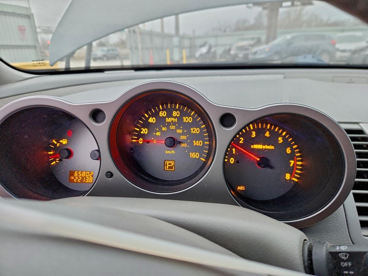 2004 NISSAN Maxima