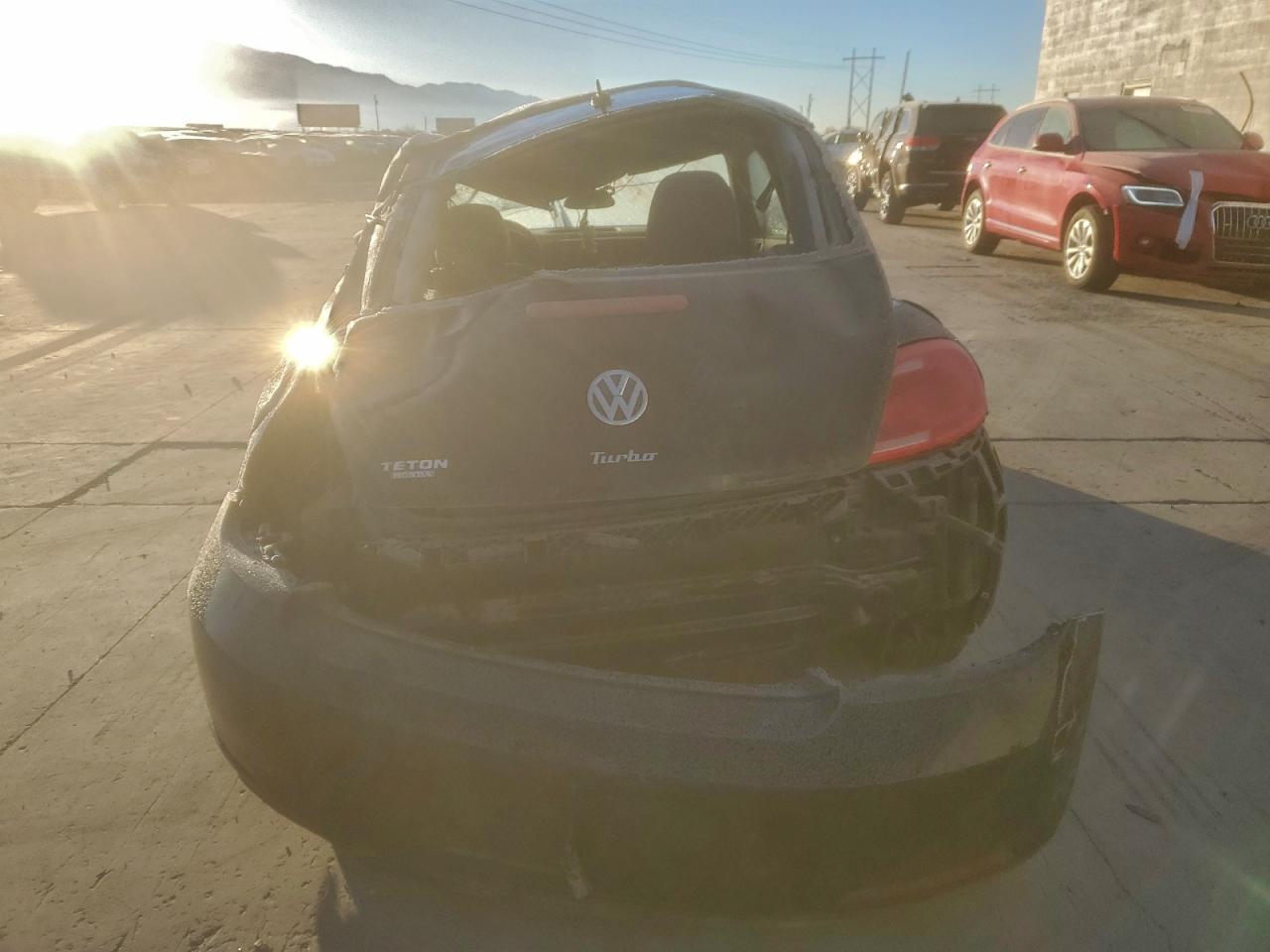 2016 VOLKSWAGEN Beetle