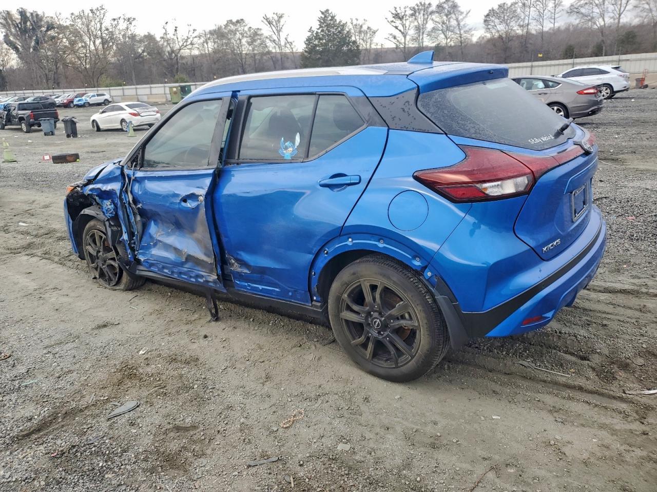 2024 NISSAN KICKS
