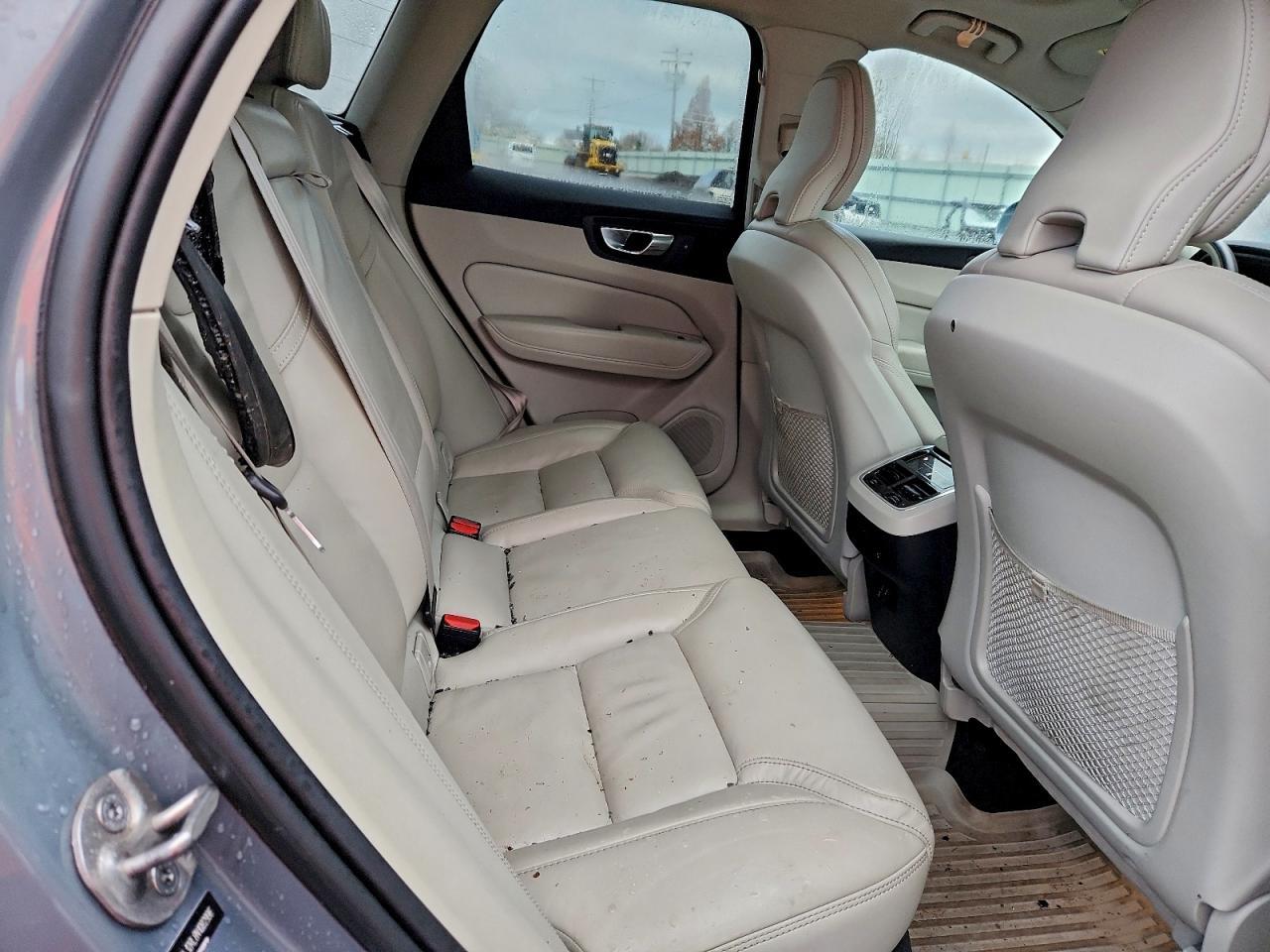 2022 VOLVO XC60