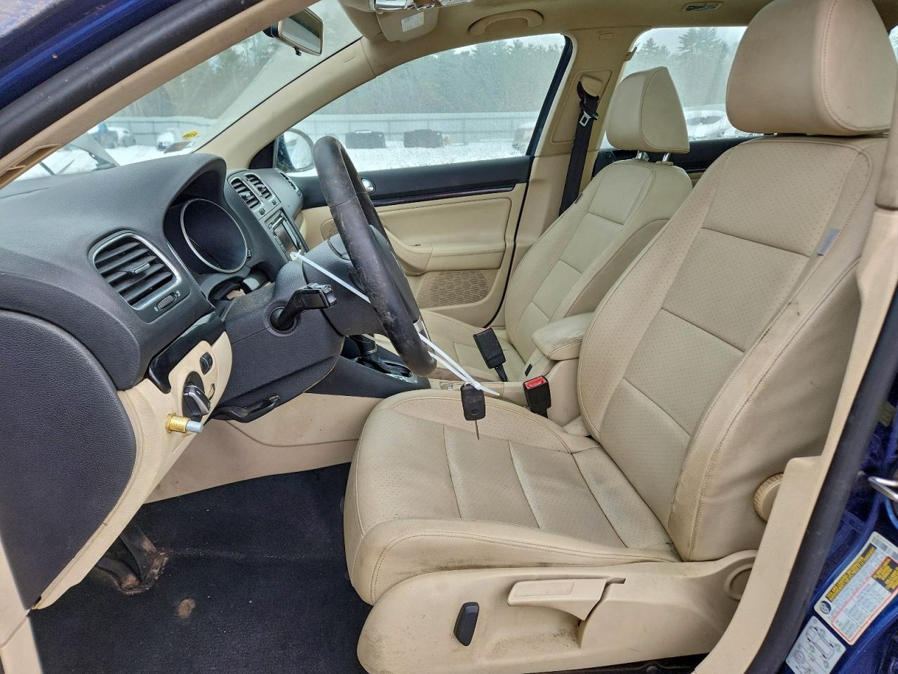 2011 VOLKSWAGEN JETTA