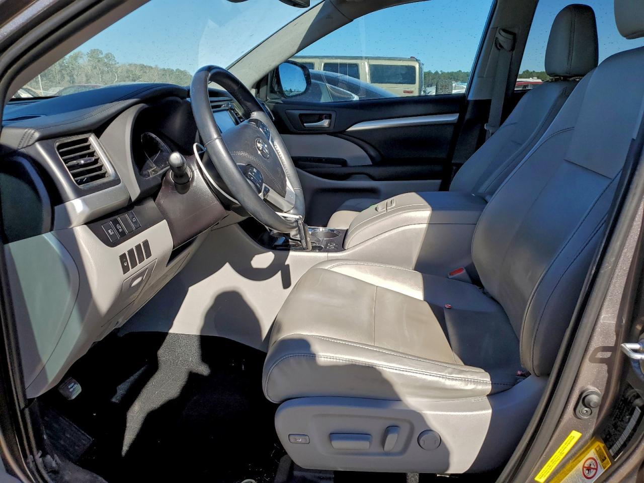 2019 TOYOTA HIGHLANDER