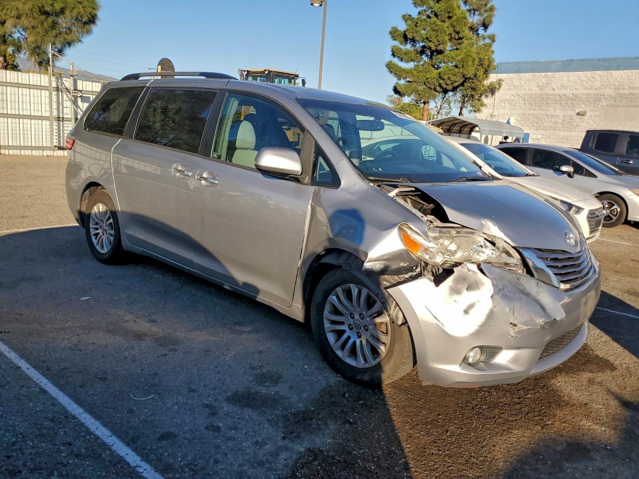 2017 TOYOTA SIENNA