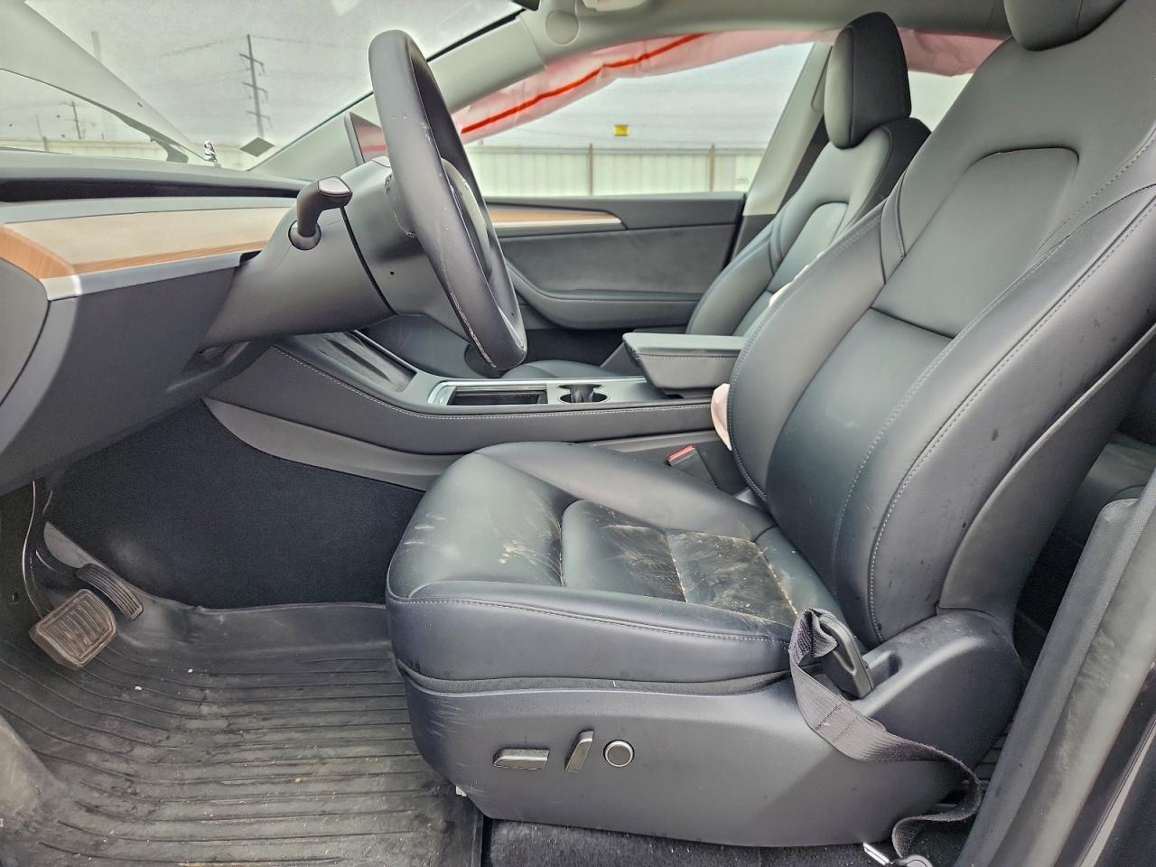 2025 TESLA MODEL Y