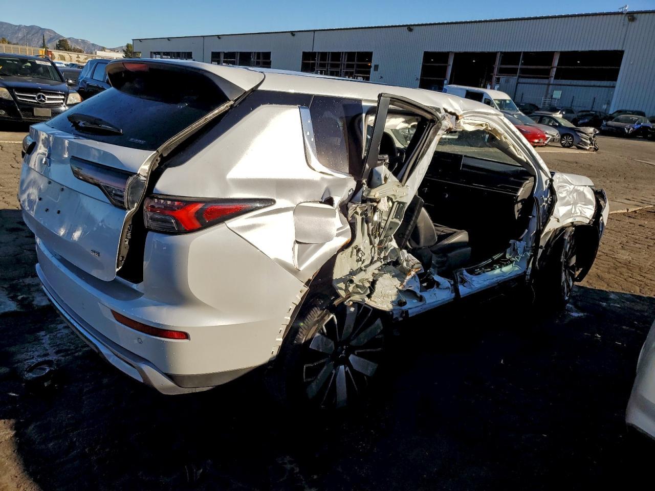 2025 MITSUBISHI outlander