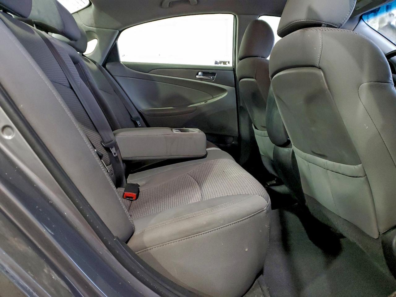 2011 HYUNDAI SONATA