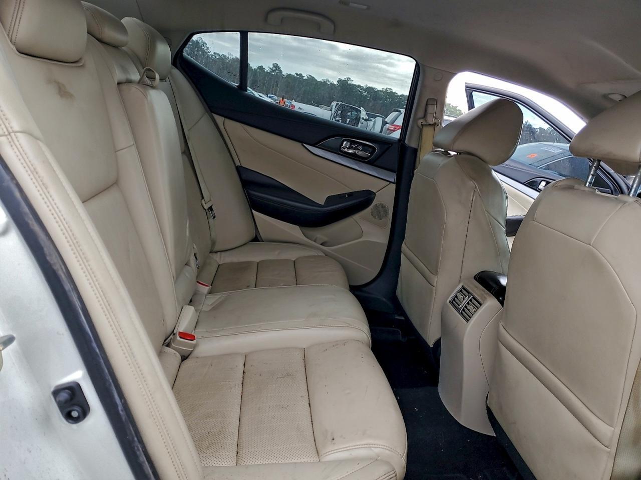 2016 NISSAN Maxima