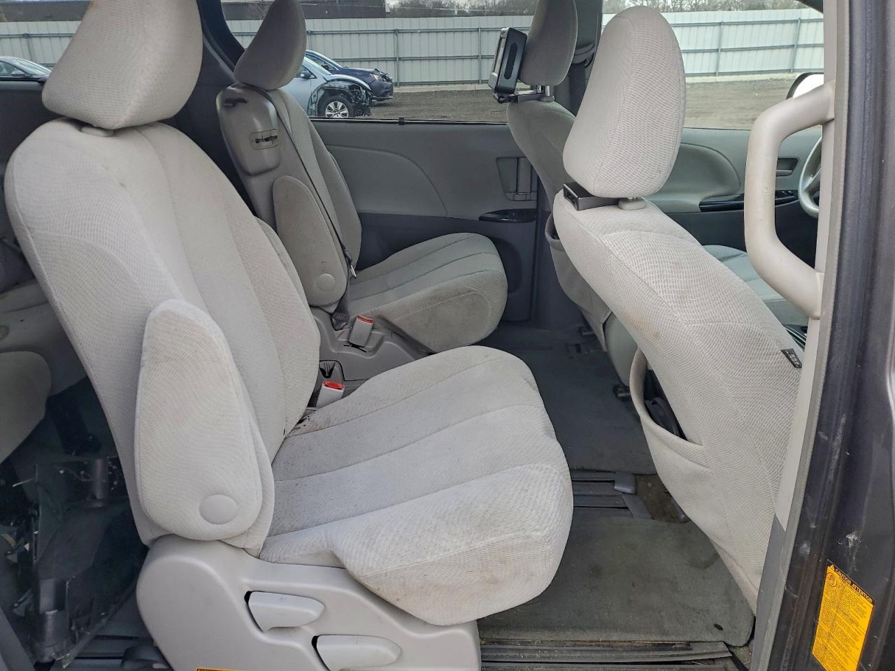 2014 TOYOTA SIENNA