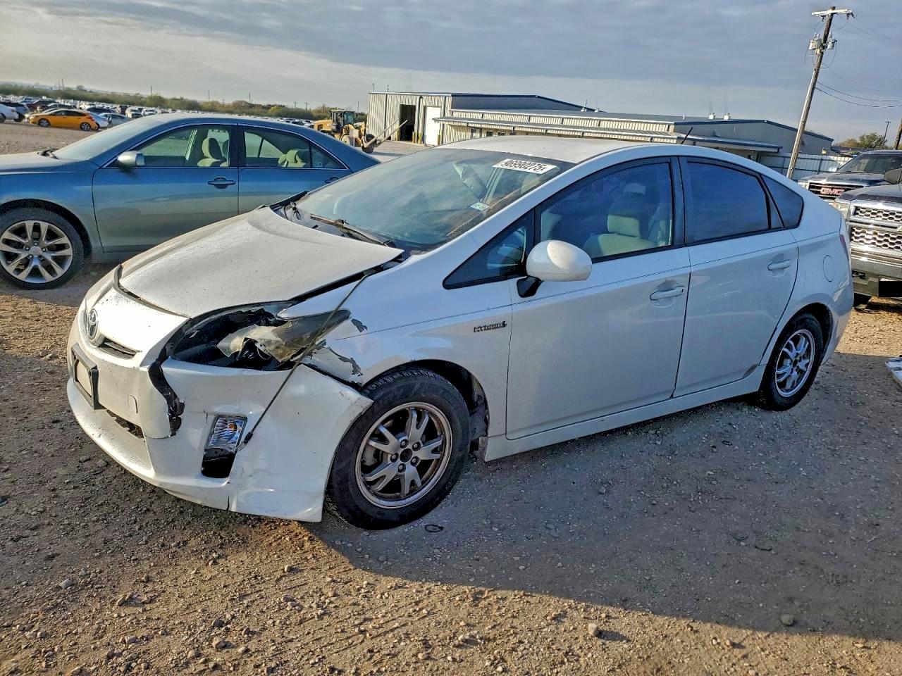 2011 TOYOTA PRIUS