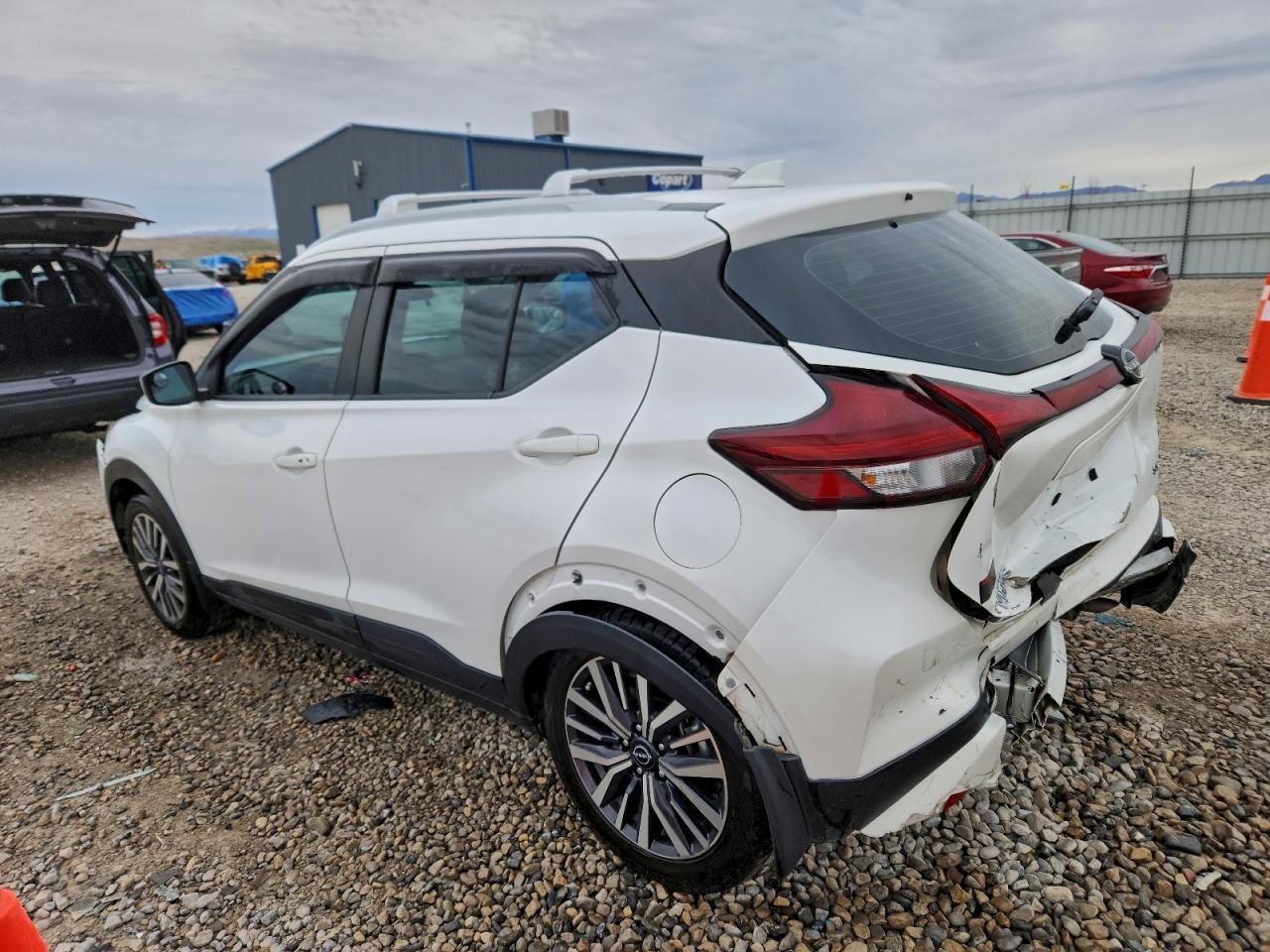 2023 NISSAN KICKS