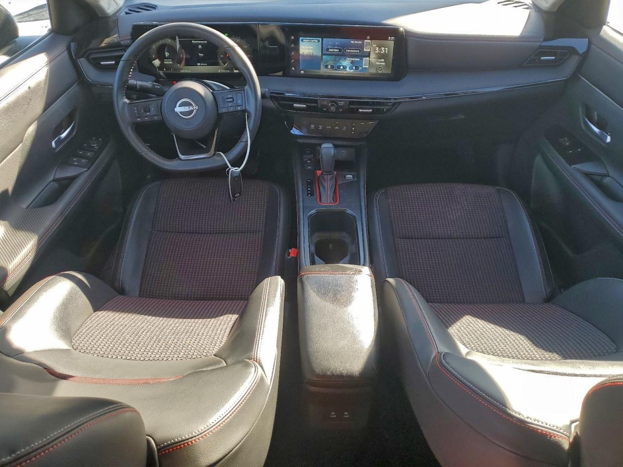 2025 NISSAN KICKS