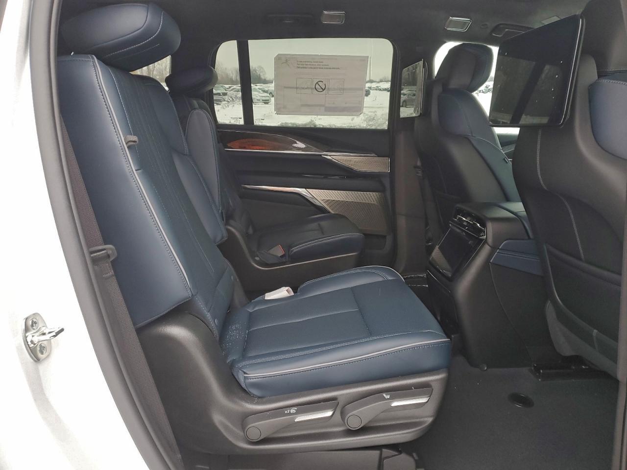 2025 CADILLAC ESCALADE