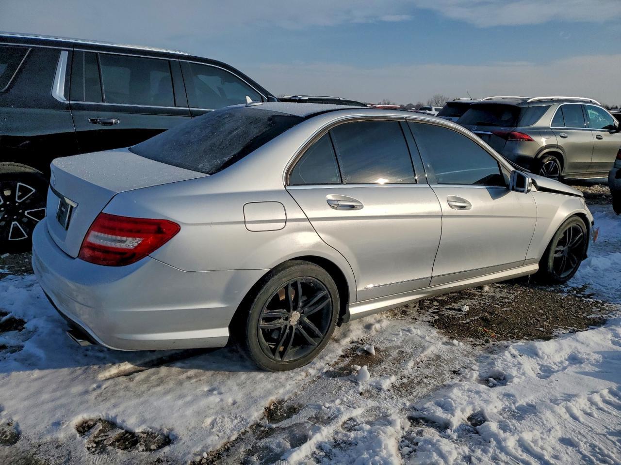 2012 MERCEDES-BENZ C-CLASS