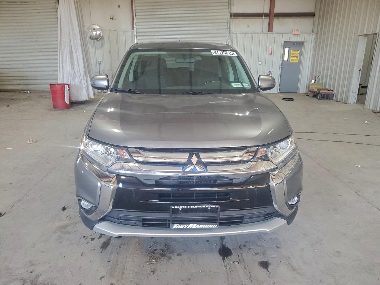 2016 MITSUBISHI outlander