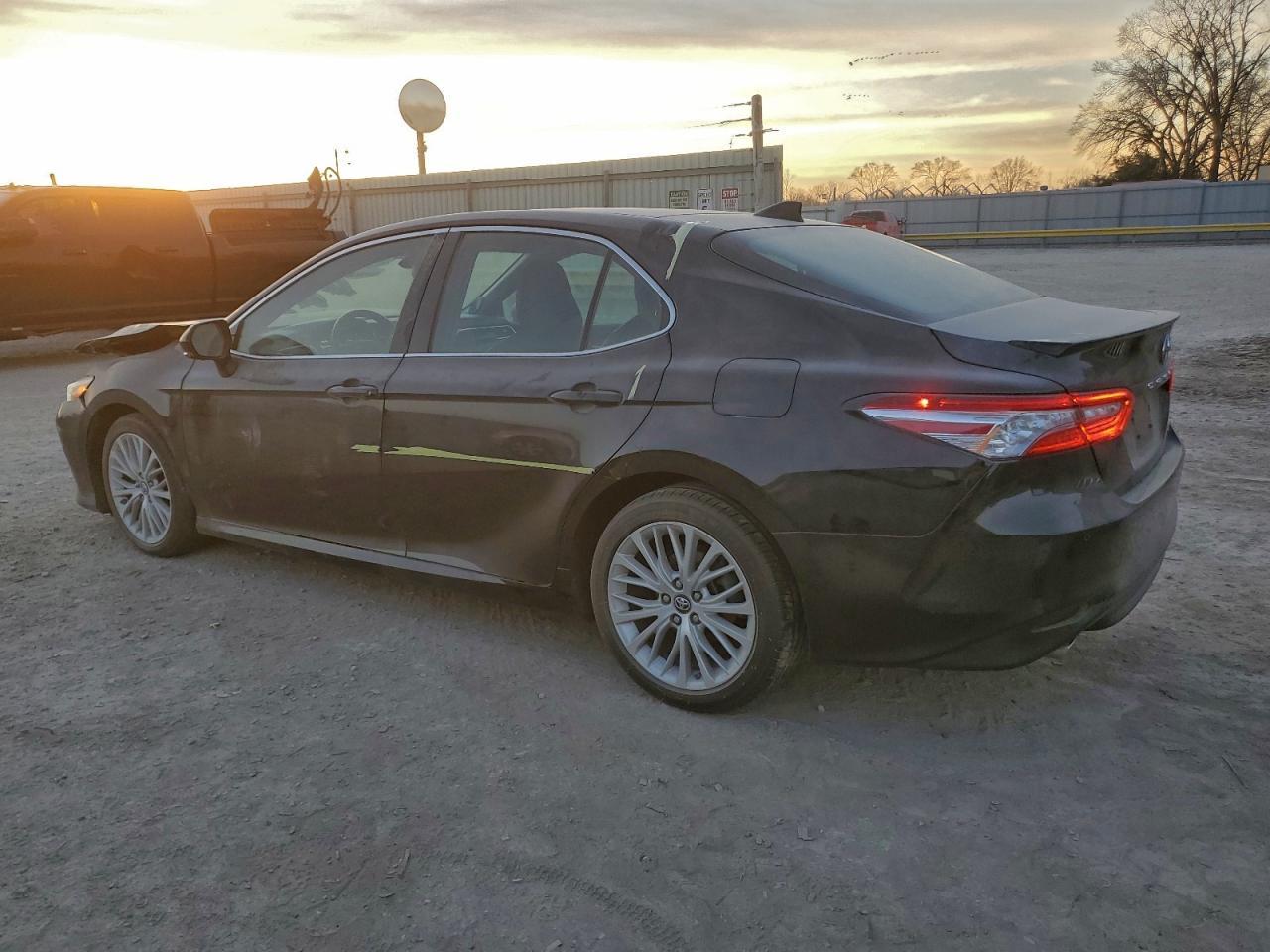 2018 TOYOTA CAMRY