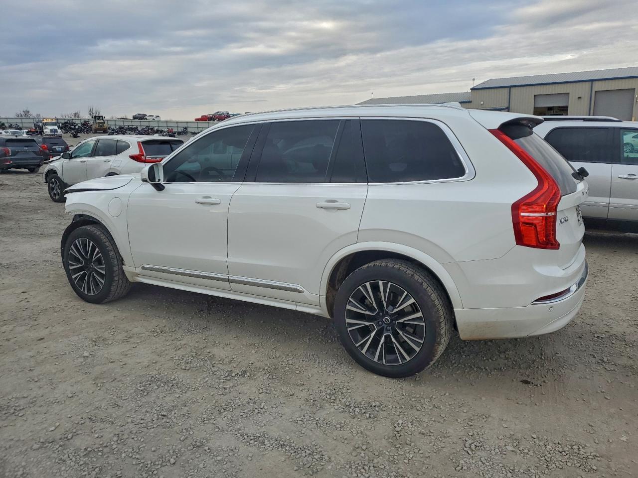 2023 VOLVO XC90