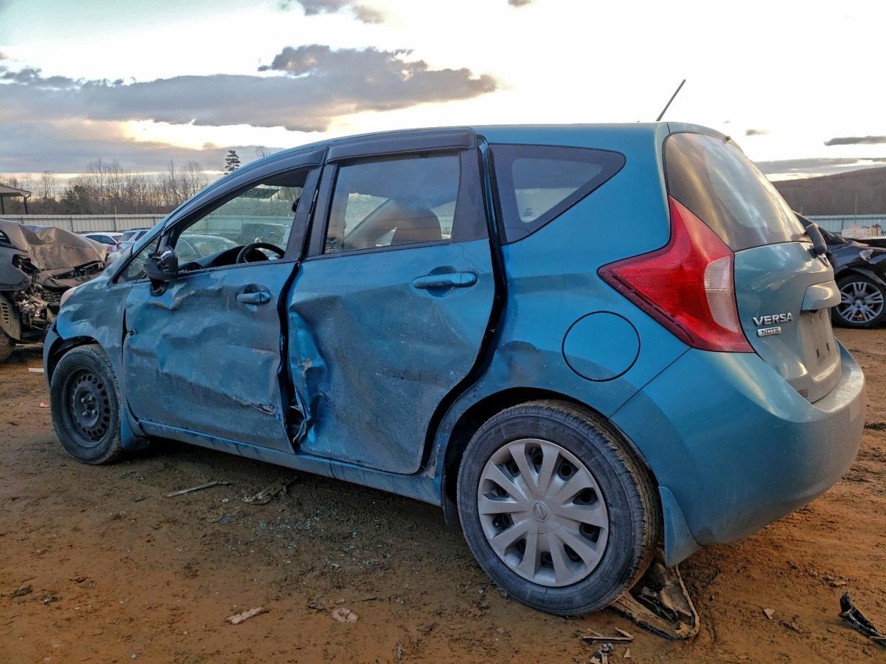 2016 NISSAN Versa Note